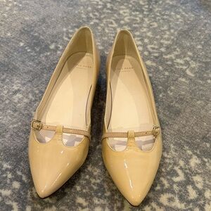 COLE HAAN WOMANS PATENT LEATHER T STRAP FLAT SIZE 7.5